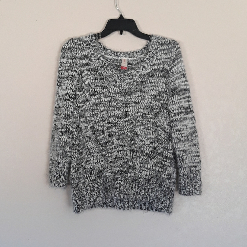 Women's sweater